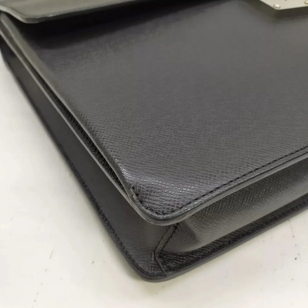 LOUIS VUITTON Robusto Black Taiga Business Bag